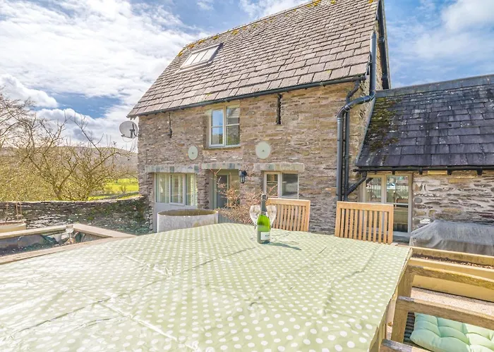 Vicarage Barn 度假居 *